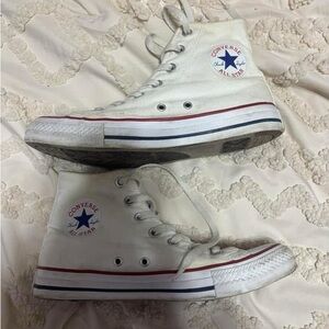 Women converse size 8